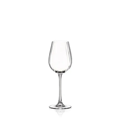 Verre à vin universel en cristal transparent, au design élégant et épuré, présenté sur fond blanc. Son pied fin et sa paraison légèrement évasée en font un verre idéal pour la dégustation de tous types de vins.