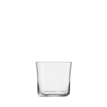 Verre à cocktail Lowball vide en cristal sans plomb sur fond blanc, vue de face.