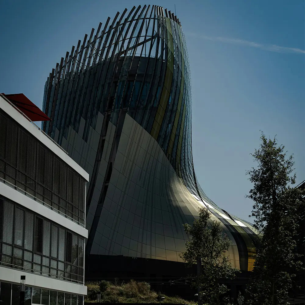 Image de la cité du vin a bordeaux. 